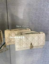 Picture of Dior Handbags _SKUfw239223475fw